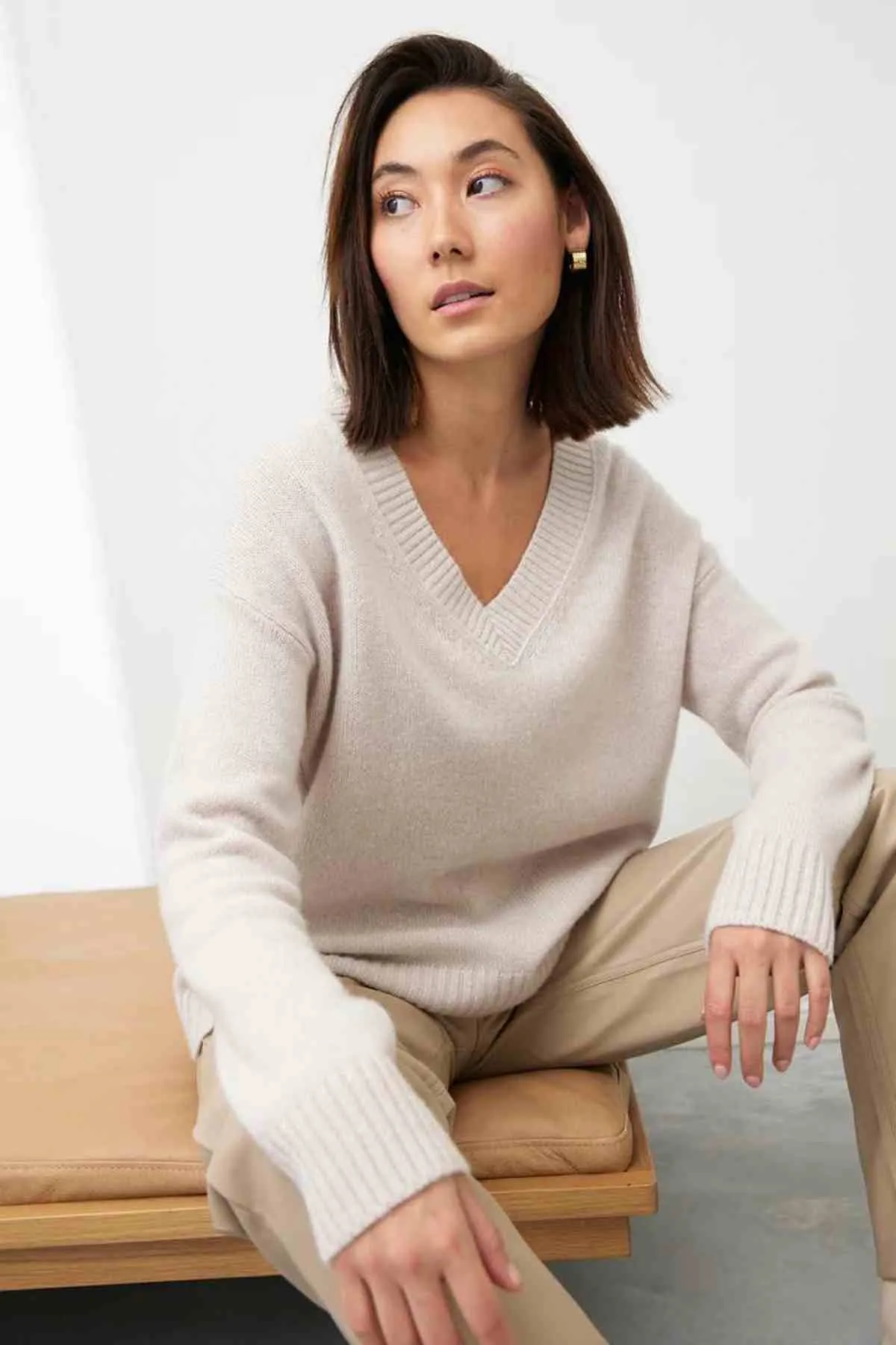 MAEVE SLOUCH VEE ALABASTER